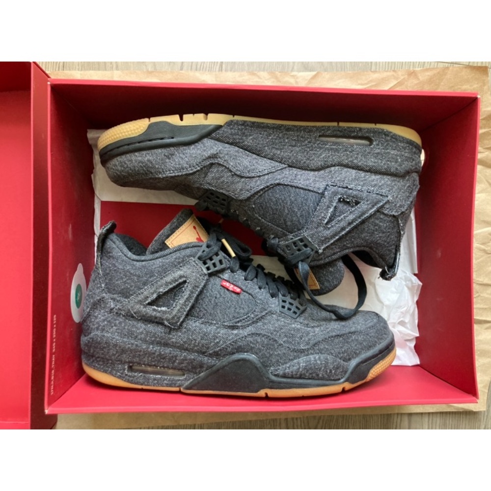 2018
Levi's x Air Jordan 4 Retro 'Denim' - Picture 2 of 7